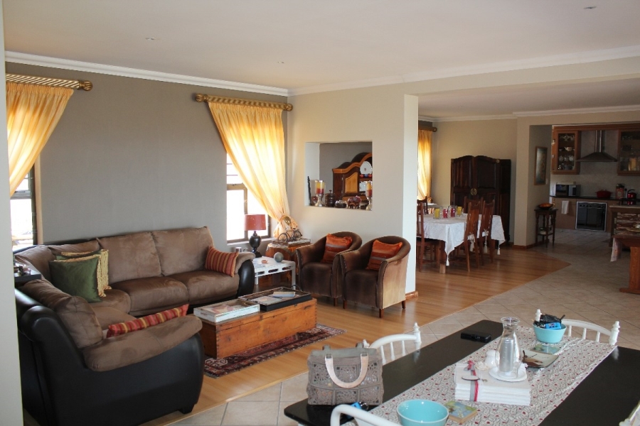 4 Bedroom Property for Sale in Myburgh Park Western Cape